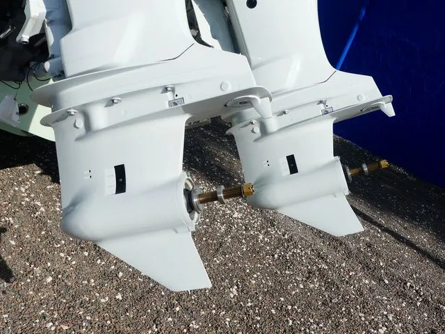 Slide: The Image of Bulls Bay 255 Center Console 2026 - 14