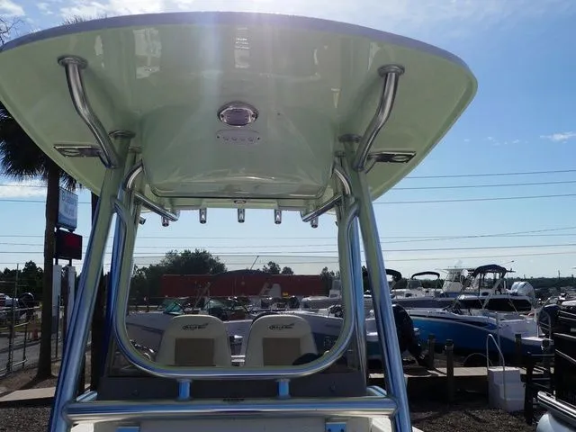 Slide: The Image of Bulls Bay 255 Center Console 2026 - 18