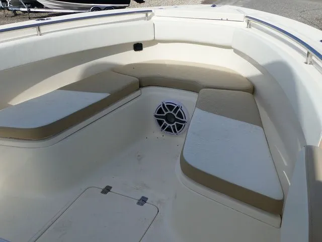 Slide: The Image of Bulls Bay 255 Center Console 2026 - 20