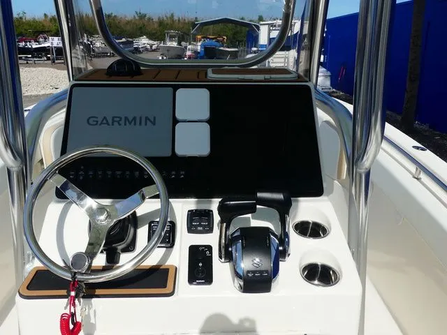Slide: The Image of Bulls Bay 255 Center Console 2026 - 27