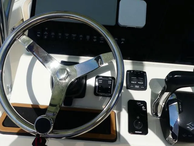 Slide: The Image of Bulls Bay 255 Center Console 2026 - 30