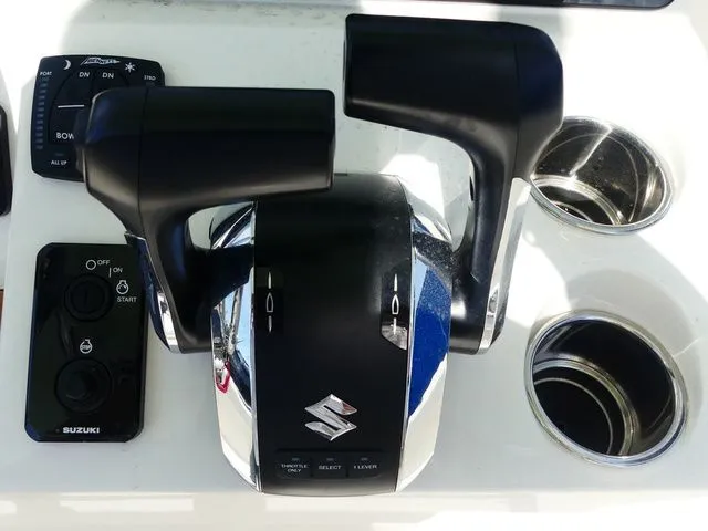 Slide: The Image of Bulls Bay 255 Center Console 2026 - 32
