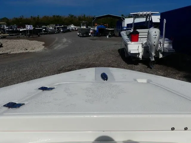 Slide: The Image of Bulls Bay 255 Center Console 2026 - 36