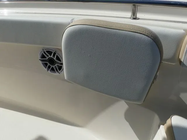 Slide: The Image of Bulls Bay 255 Center Console 2026 - 38