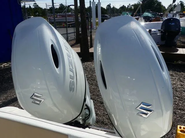 Slide: The Image of Bulls Bay 255 Center Console 2026 - 39
