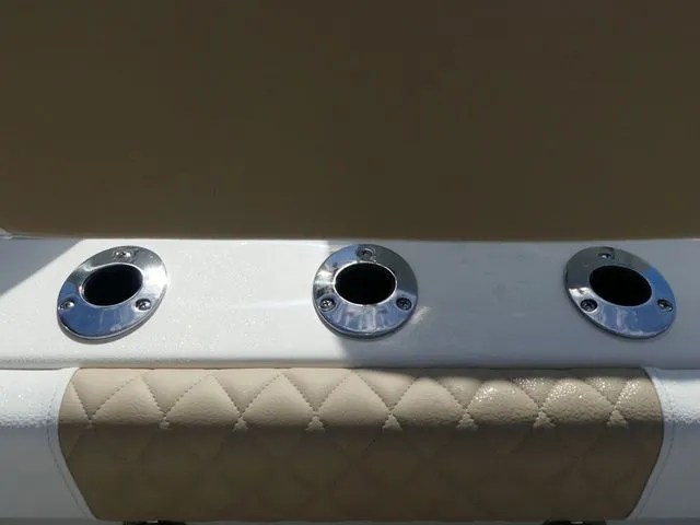Slide: The Image of Bulls Bay 255 Center Console 2026 - 40