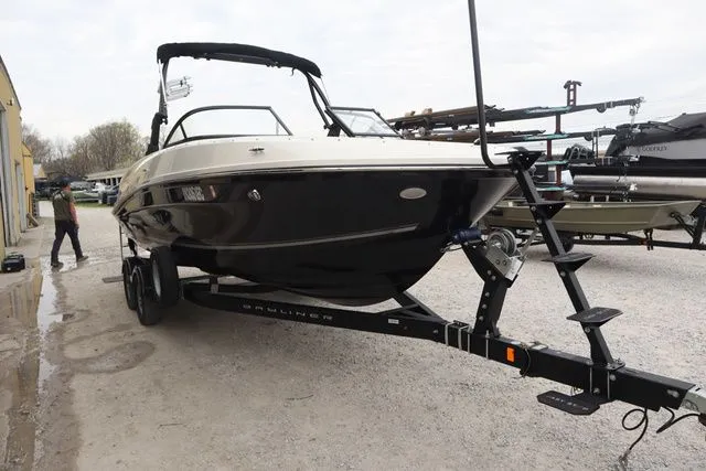 The Image of Bayliner VR6 2018 - 1