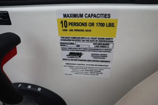 Slide: The Image of Bayliner VR6 2018 - 10