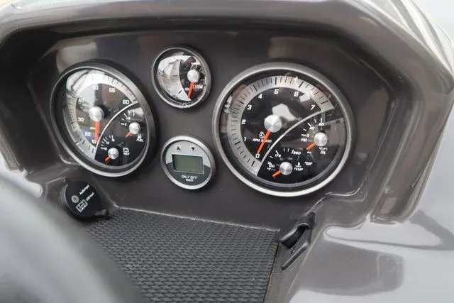 Slide: The Image of Bayliner VR6 2018 - 11