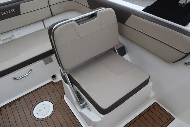 Slide: The Image of Bayliner VR6 2018 - 13