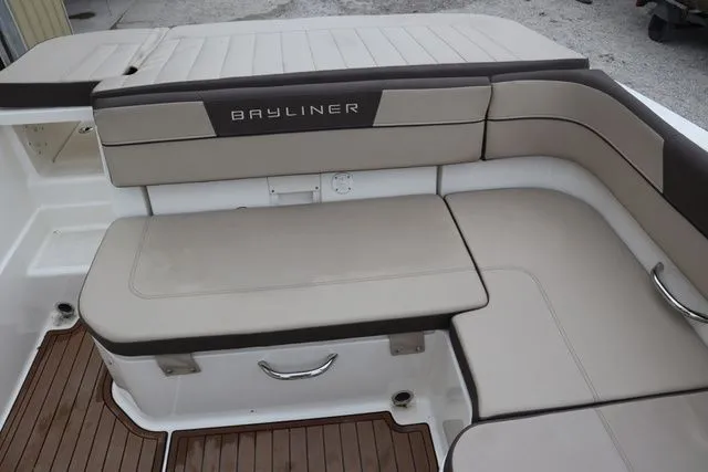 Slide: The Image of Bayliner VR6 2018 - 17