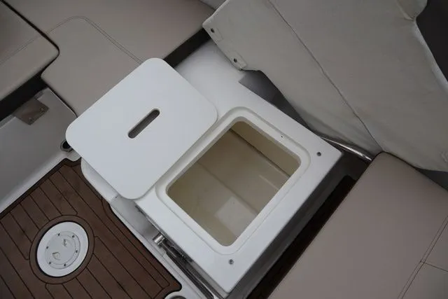 Slide: The Image of Bayliner VR6 2018 - 21