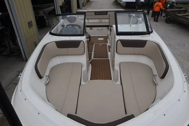 Slide: The Image of Bayliner VR6 2018 - 4
