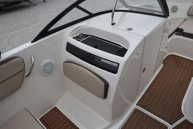 Slide: The Image of Bayliner VR6 2018 - 6