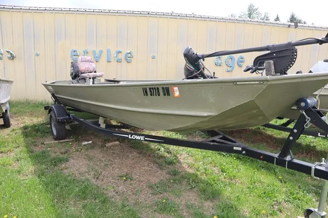 The Image of Lowe 1852MT Jon 2016 - 1