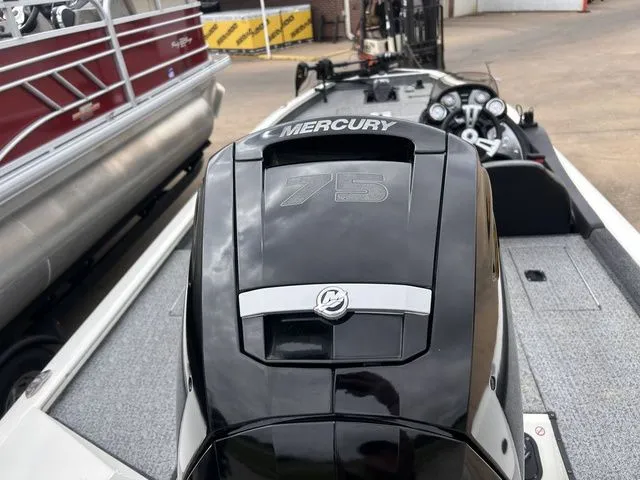 Slide: The Image of Tracker Pro Team 175 TF 2024 - 5