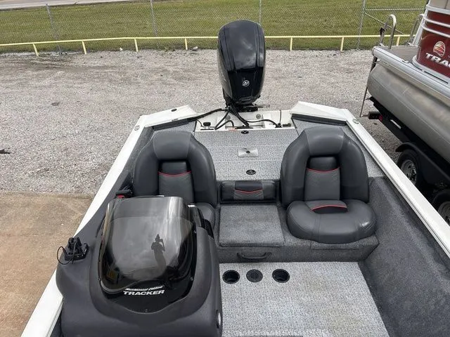 Slide: The Image of Tracker Pro Team 175 TXW 2021 - 8
