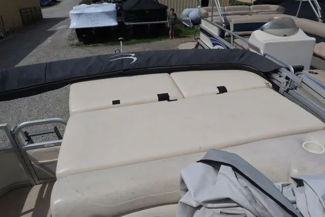 Slide: The Image of Bennington 2275 RL 2006 - 16