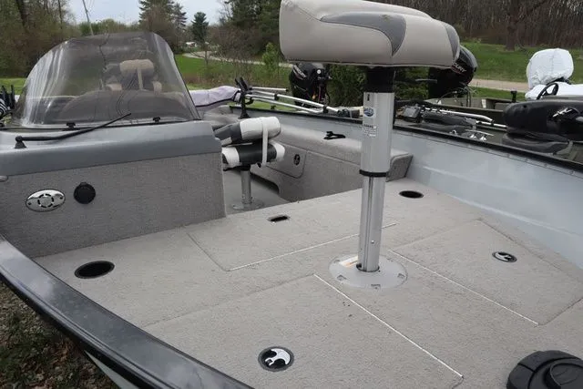 Slide: The Image of Smoker Craft Pro Angler 16 SC 2011 - 3