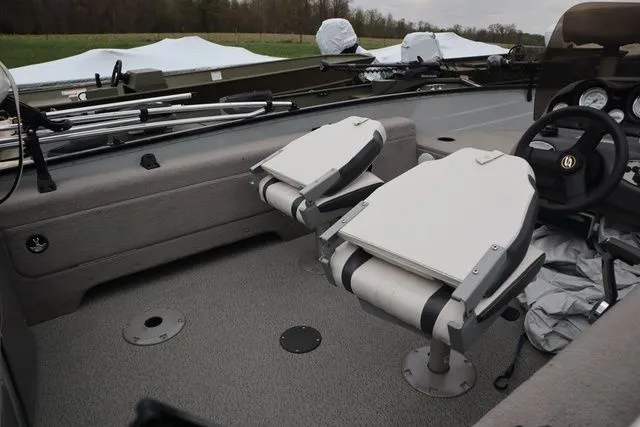 Slide: The Image of Smoker Craft Pro Angler 16 SC 2011 - 5