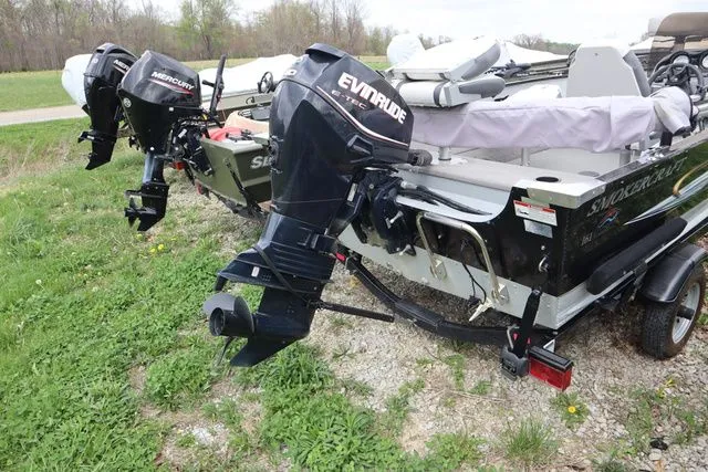 Slide: The Image of Smoker Craft Pro Angler 16 SC 2011 - 8