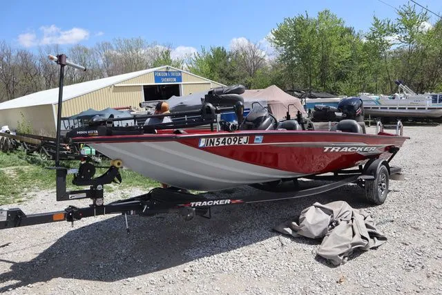 Slide: The Image of Tracker Pro Team 195 TXW 2022 - 5