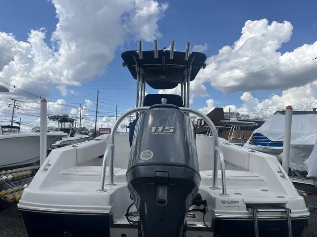 Slide: The Image of Robalo R180 Center Console 2012 - 4