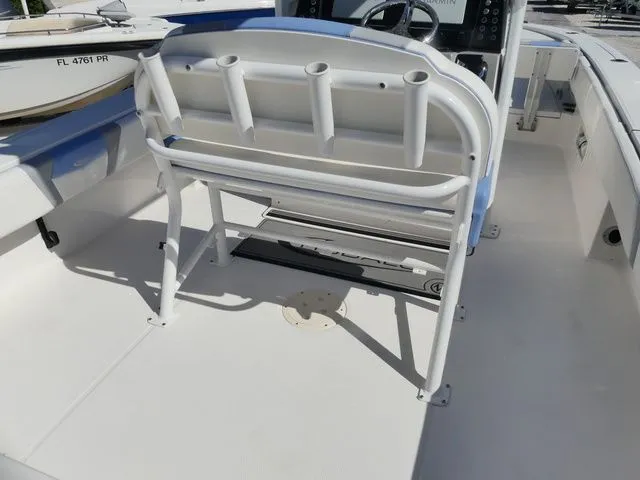 Slide: The Image of Robalo 266 Cayman 2023 - 11