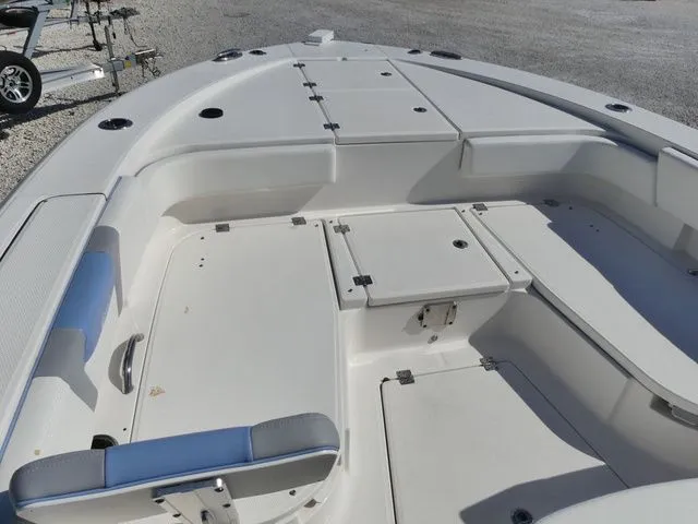 Slide: The Image of Robalo 266 Cayman 2023 - 20