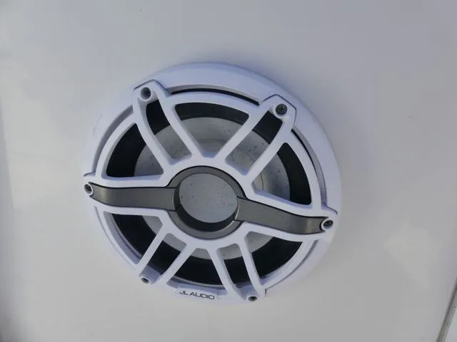 Slide: The Image of Robalo 266 Cayman 2023 - 21