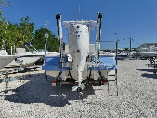 Slide: The Image of Robalo 266 Cayman 2023 - 6