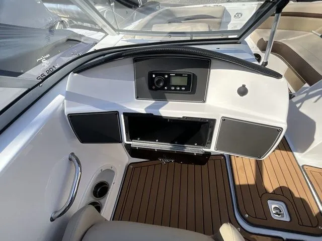 Slide: The Image of Hurricane SunDeck 191 OB 2021 - 22