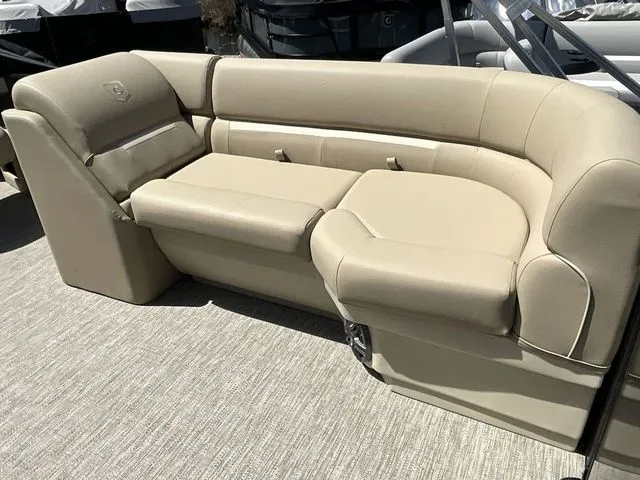 Slide: The Image of Godfrey Xperience 2286 SBX Sport Tube 27 In. Package 2026 - 4