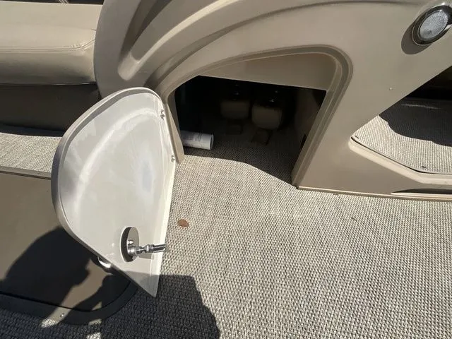 Slide: The Image of Godfrey Sweetwater 2286 SFL 27 in. Package 2026 - 11