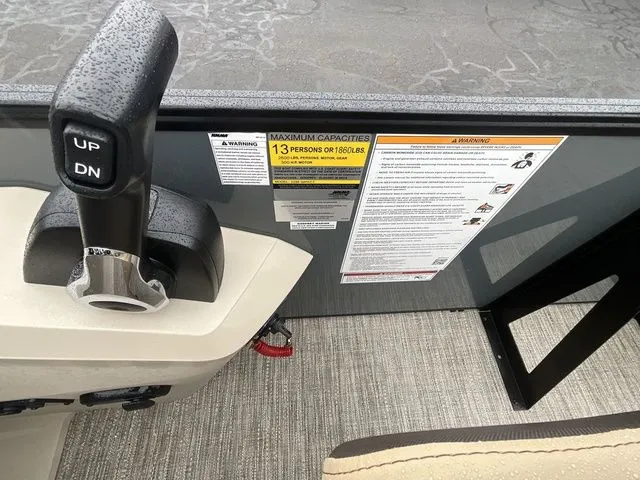 Slide: The Image of Godfrey Sweetwater 2286 SFL 27 in. Package 2026 - 17