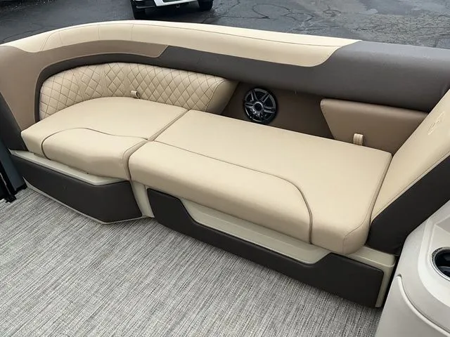 Slide: The Image of Godfrey Sweetwater 2286 SFL 27 in. Package 2026 - 25