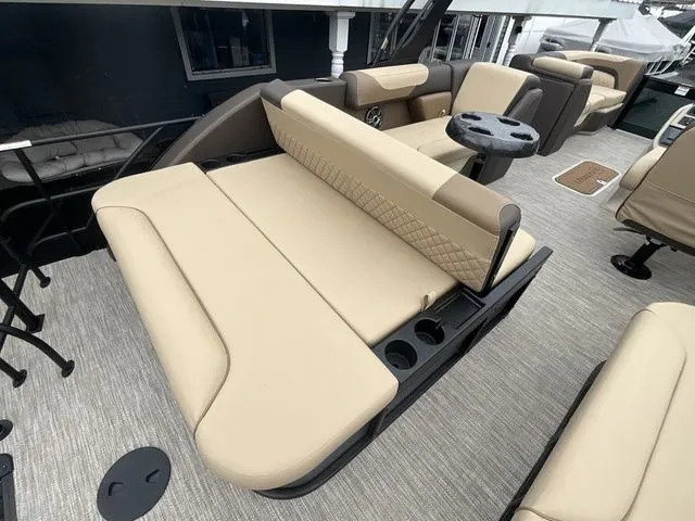 Slide: The Image of Godfrey Sweetwater 2286 SFL 27 in. Package 2026 - 5