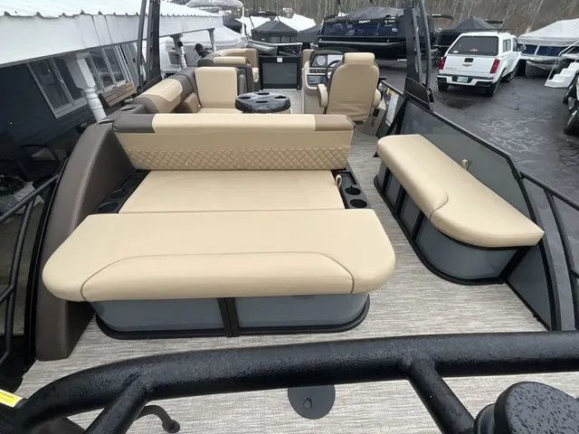 Slide: The Image of Godfrey Sweetwater 2286 SFL 27 in. Package 2026 - 6