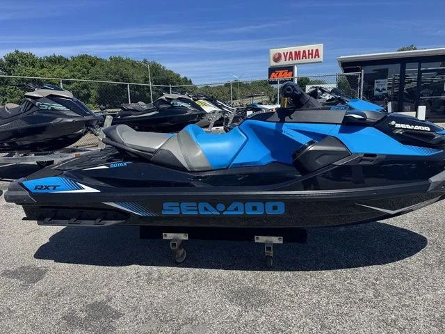 The Image of Sea-Doo RXT® 230 IBR & Sound System 2018 - 1