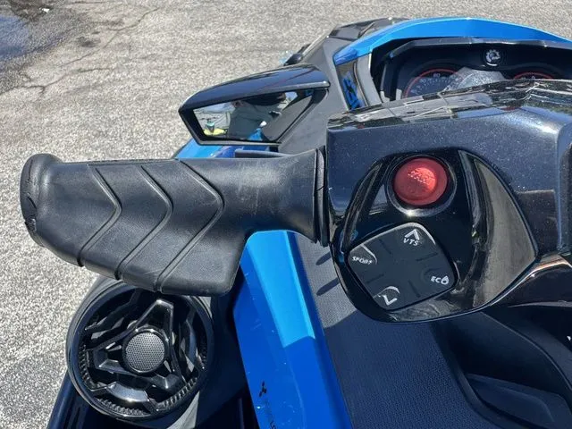 Slide: The Image of Sea-Doo RXT® 230 IBR & Sound System 2018 - 11