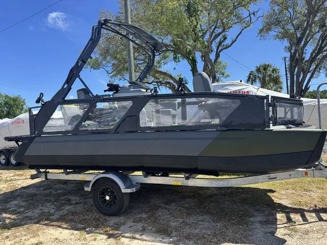 The Image of Sea-Doo Switch Fish 21 2025 - 1