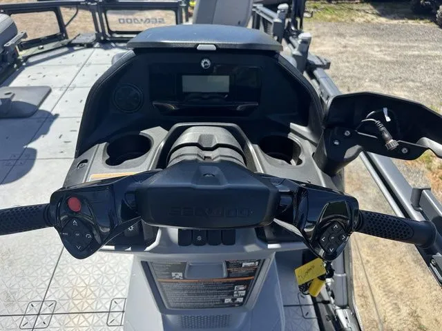 Slide: The Image of Sea-Doo Switch Fish 21 2025 - 10