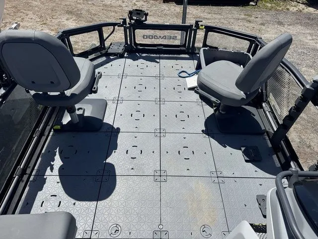 Slide: The Image of Sea-Doo Switch Fish 21 2025 - 6