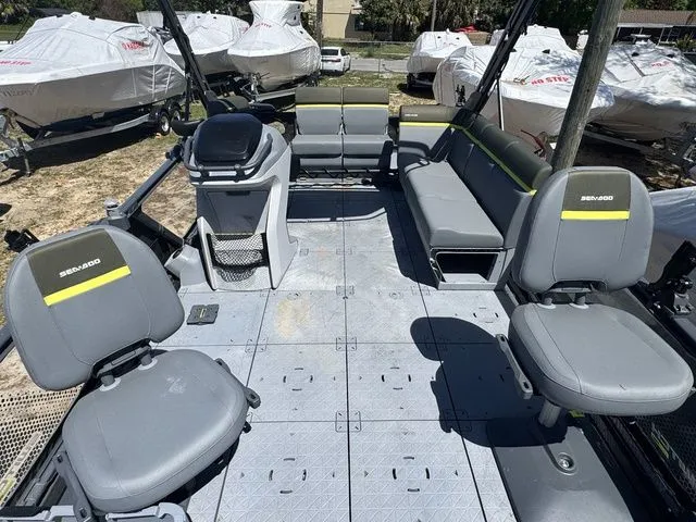 Slide: The Image of Sea-Doo Switch Fish 21 2025 - 7