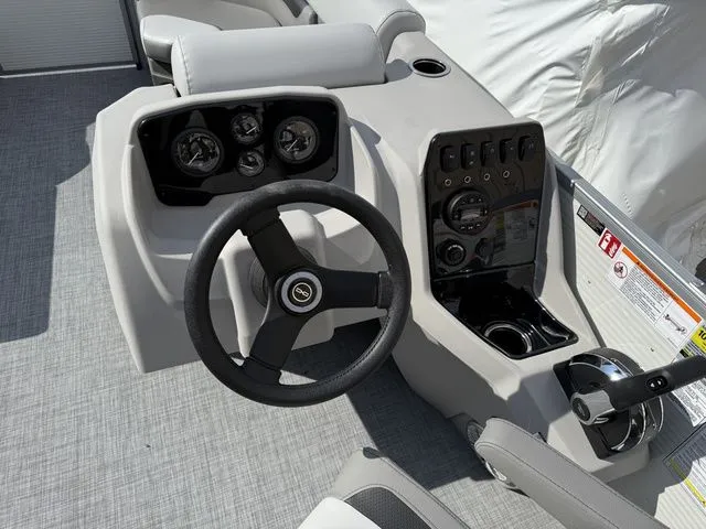 Slide: The Image of Princecraft Vectra 21 QL 2026 - 7