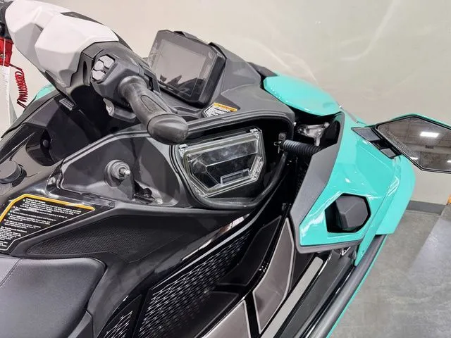 Slide: The Image of Kawasaki Jet Ski Ultra 310 2026 - 14