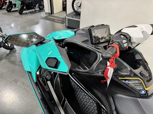 Slide: The Image of Kawasaki Jet Ski Ultra 310 2026 - 24