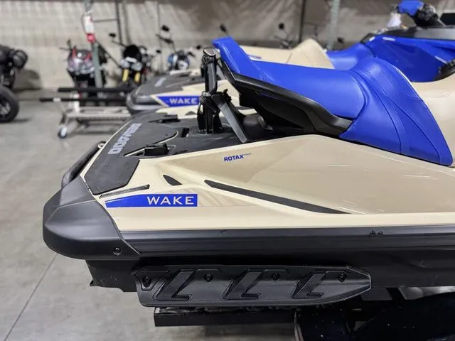 Slide: The Image of Sea-Doo Wake 170 iBR and iDF 2026 - 5