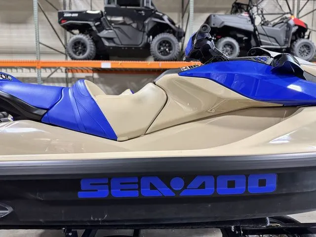 Slide: The Image of Sea-Doo Wake 170 iBR and iDF 2026 - 6