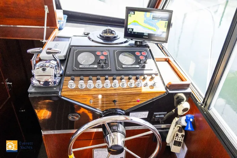 Slide: The Image of Tollycraft 34 Sedan 1971 - 15